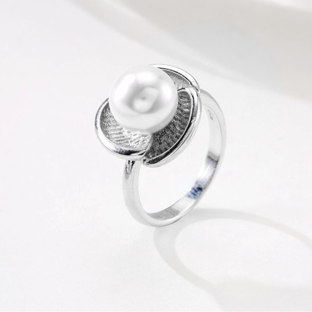 White Pearl Flower Bloom Ring